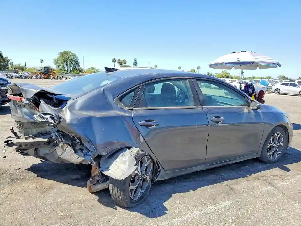 3KPF24AD3ME391459 2021 KIA FORTE LXS-2