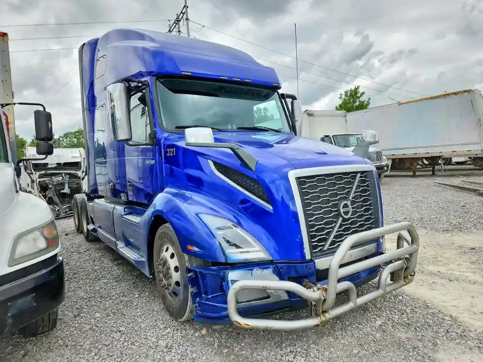 4V4NC9EJ8LN269331 2020 VOLVO VN-3