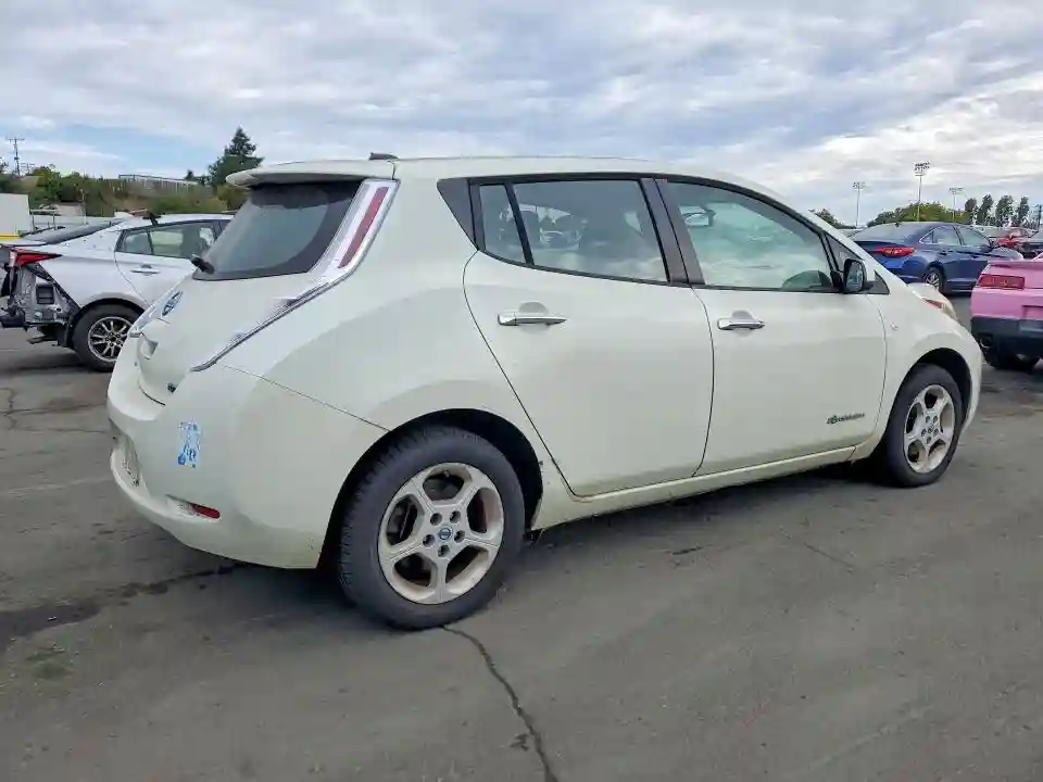JN1AZ0CP6BT006652 2011 NISSAN LEAF-2