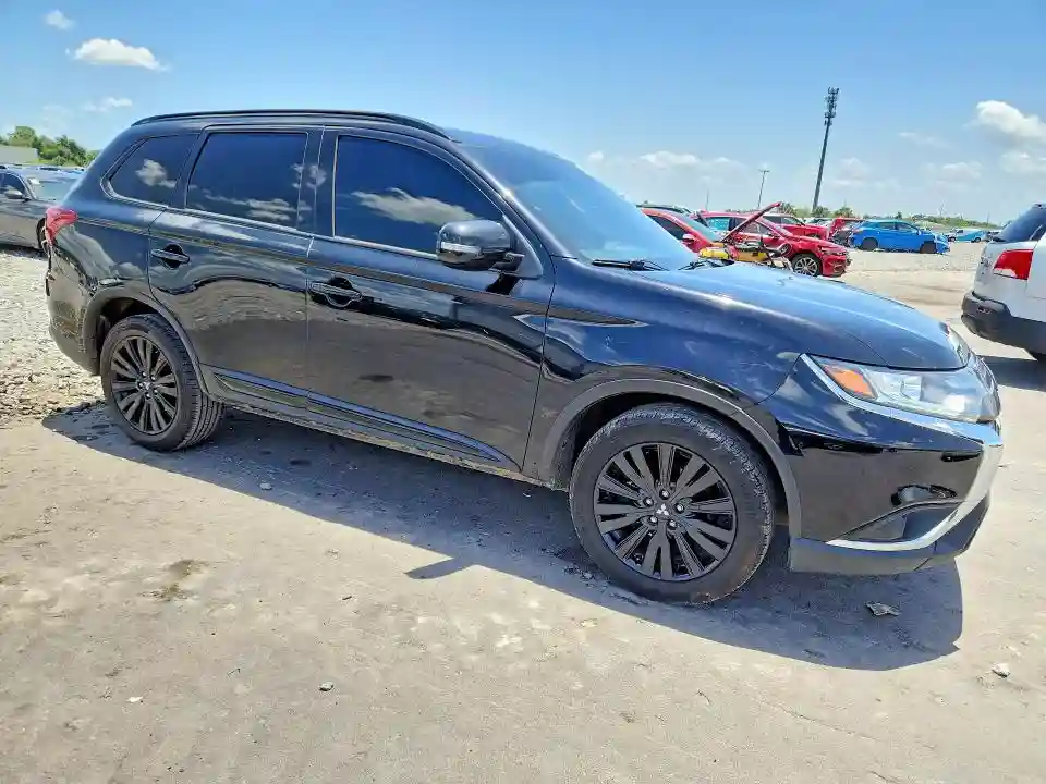 JA4AD3A37LZ028312 2020 MITSUBISHI OUTLANDER-3