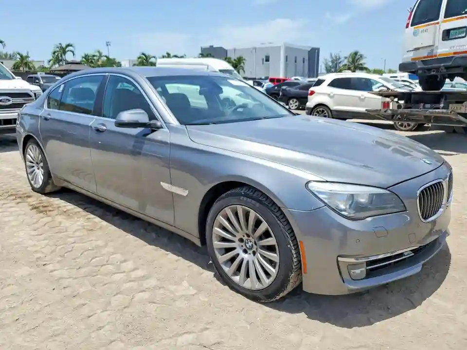 WBAYE8C51DDE22285 2013 BMW 7 SERIES-3