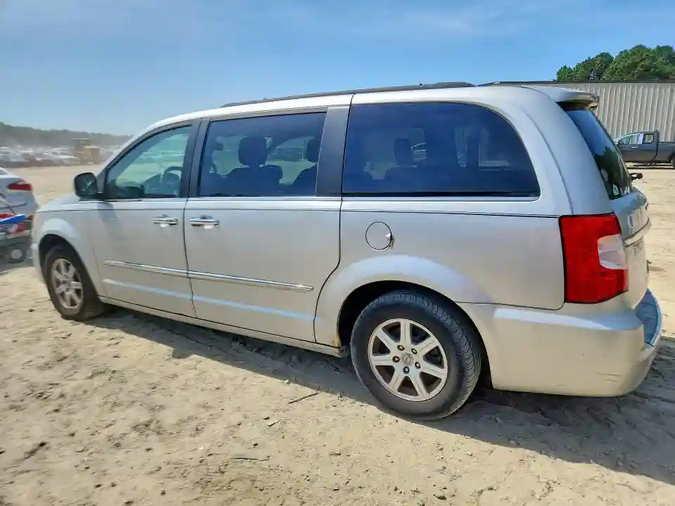 2A4RR5DG8BR618560 2011 CHRYSLER MINIVAN-1