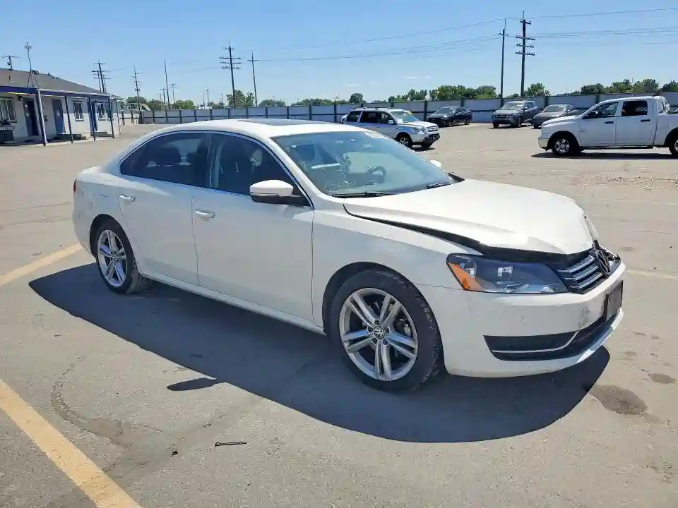 1VWBT7A3XEC059075 2014 VOLKSWAGEN PASSAT-3