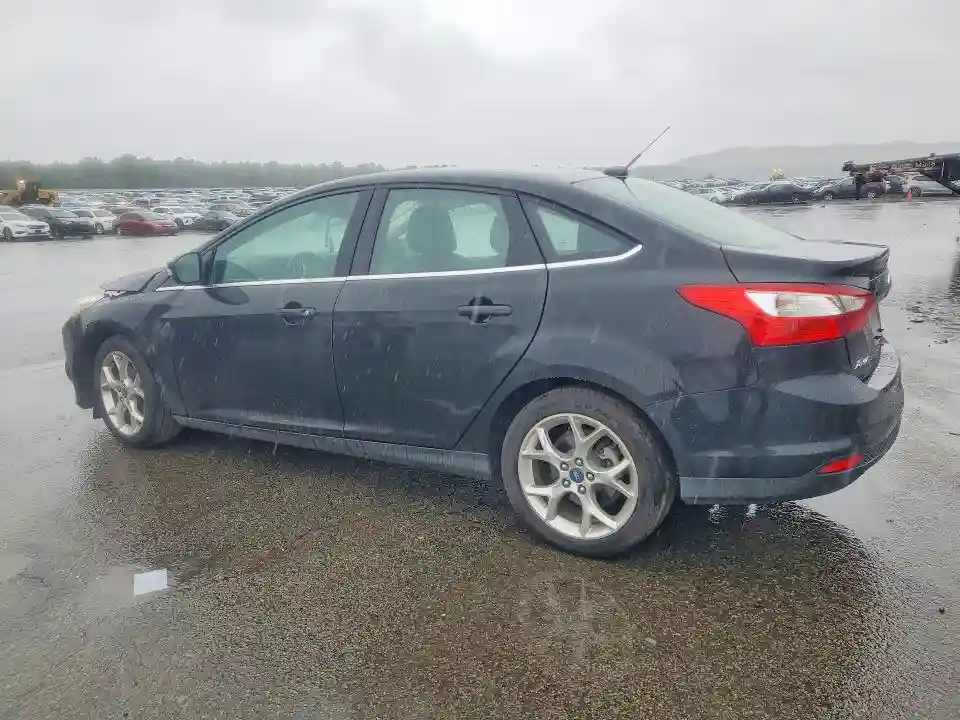 1FAHP3H24CL460423 2012 FORD FOCUS-1