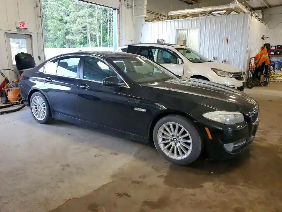 WBAFU7C56DDU71502 2013 BMW 5 SERIES-3