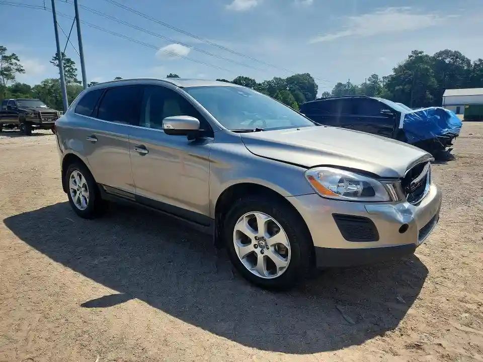 YV4952DL8D2409427 2013 VOLVO XC60-3