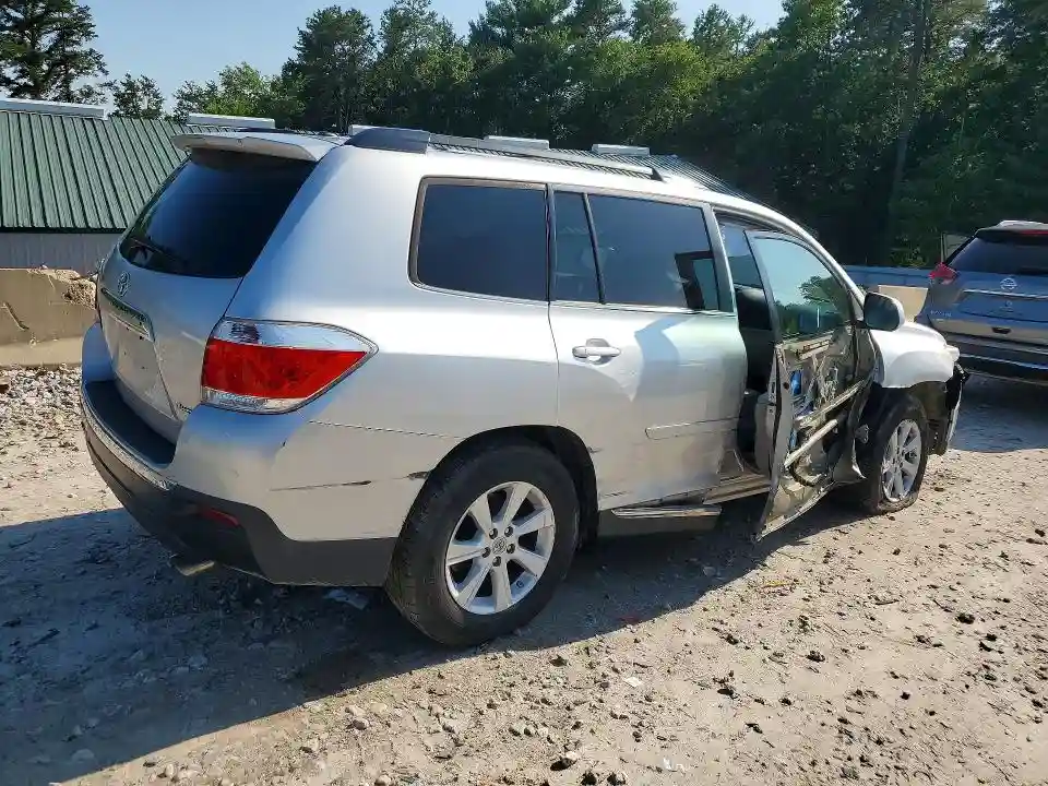 5TDBK3EH3BS091834 2011 TOYOTA HIGHLANDER-2