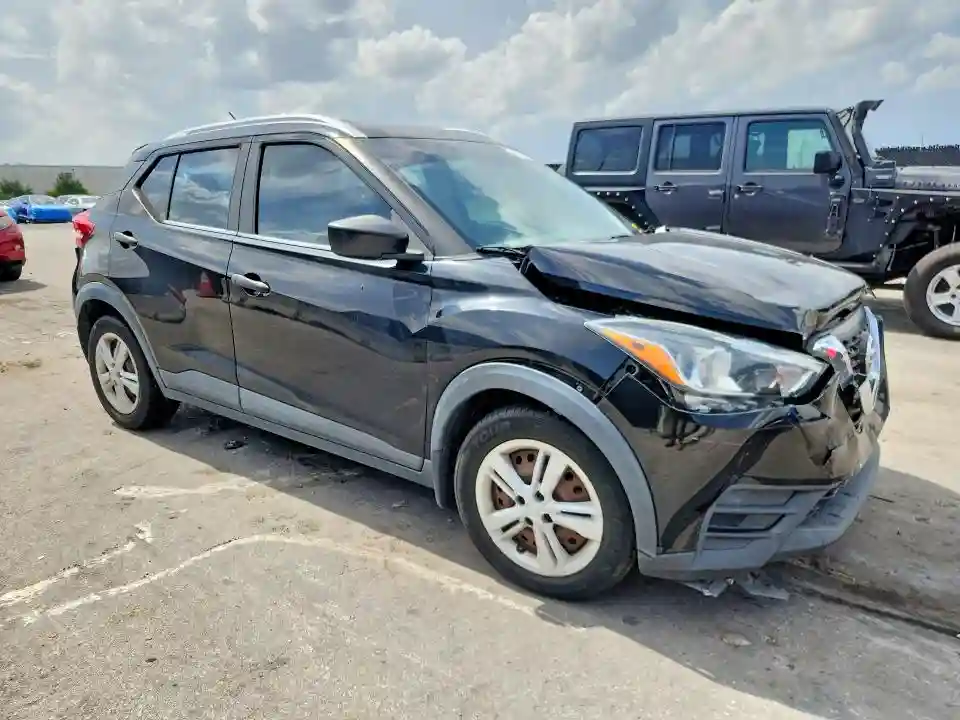 3N1CP5CU8JL523973 2018 NISSAN KICKS-3