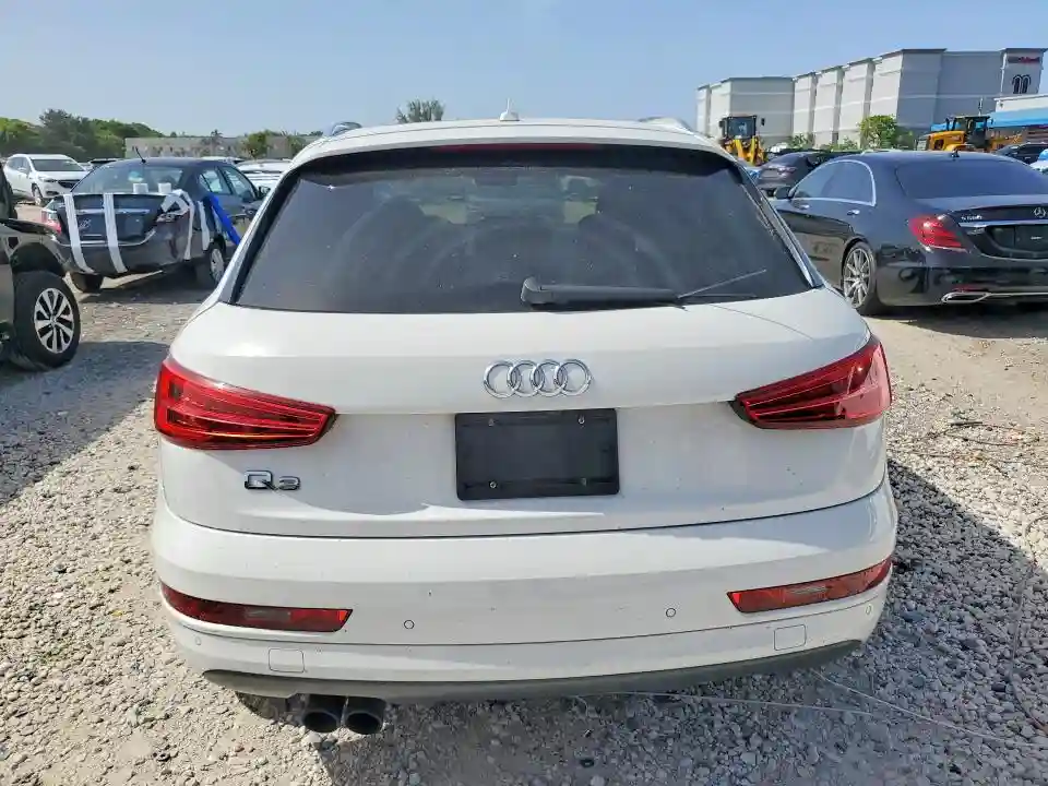 WA1BCCFS9JR014593 2018 AUDI Q3-5