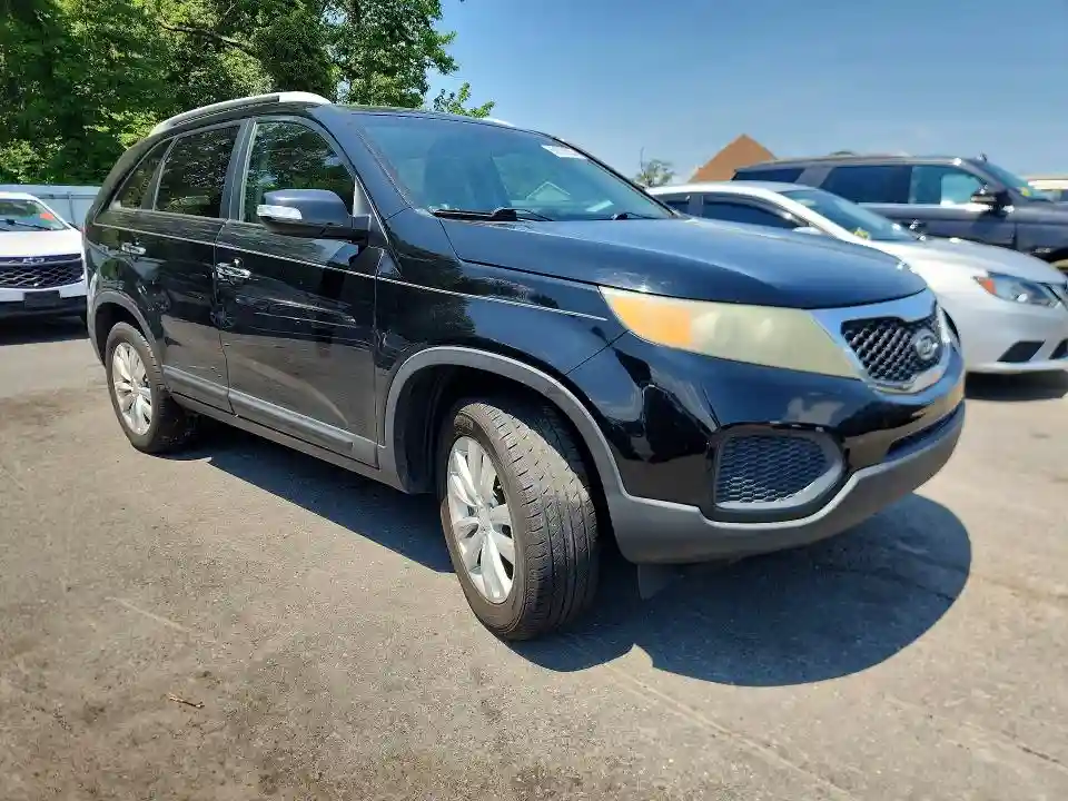 5XYKT4A29BG174783 2011 KIA SORENTO-3