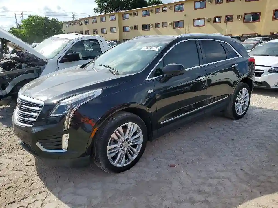 1GYKNCRS8HZ112031 2017 CADILLAC XT5-0