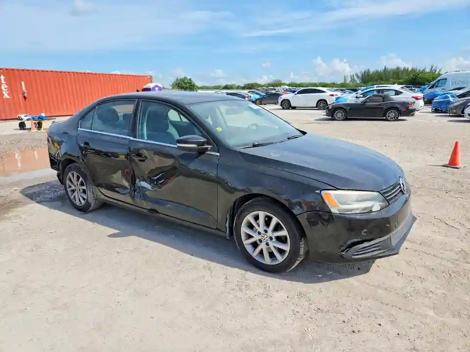 3VWD07AJ9EM434923 2014 VOLKSWAGEN JETTA-3