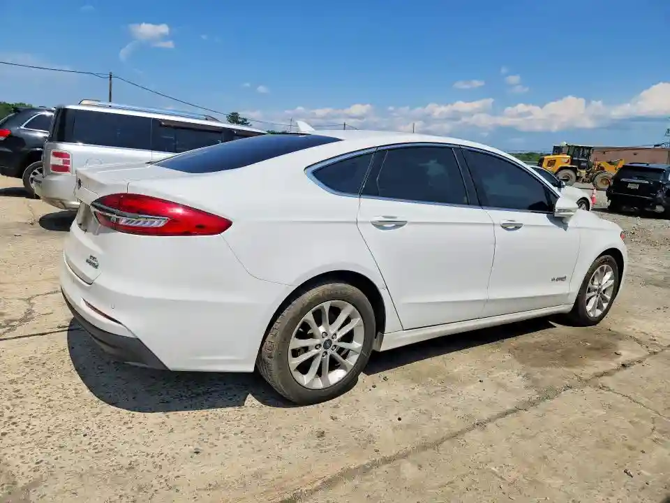3FA6P0MU1KR118330 2019 FORD FUSION-2
