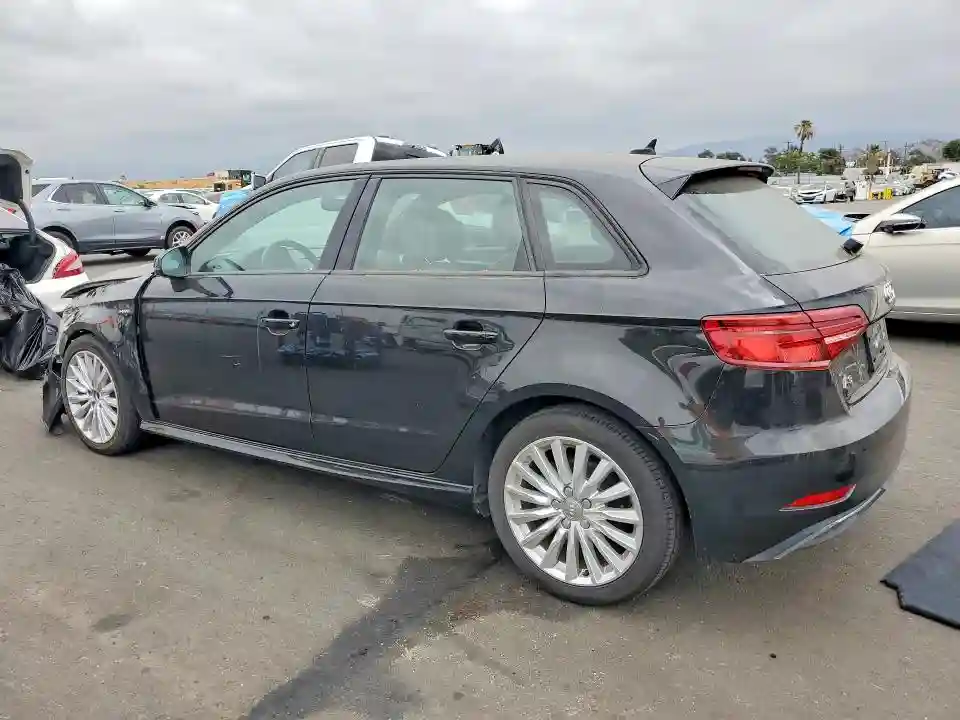 WAUUPBFF5HA046897 2017 AUDI A3-1