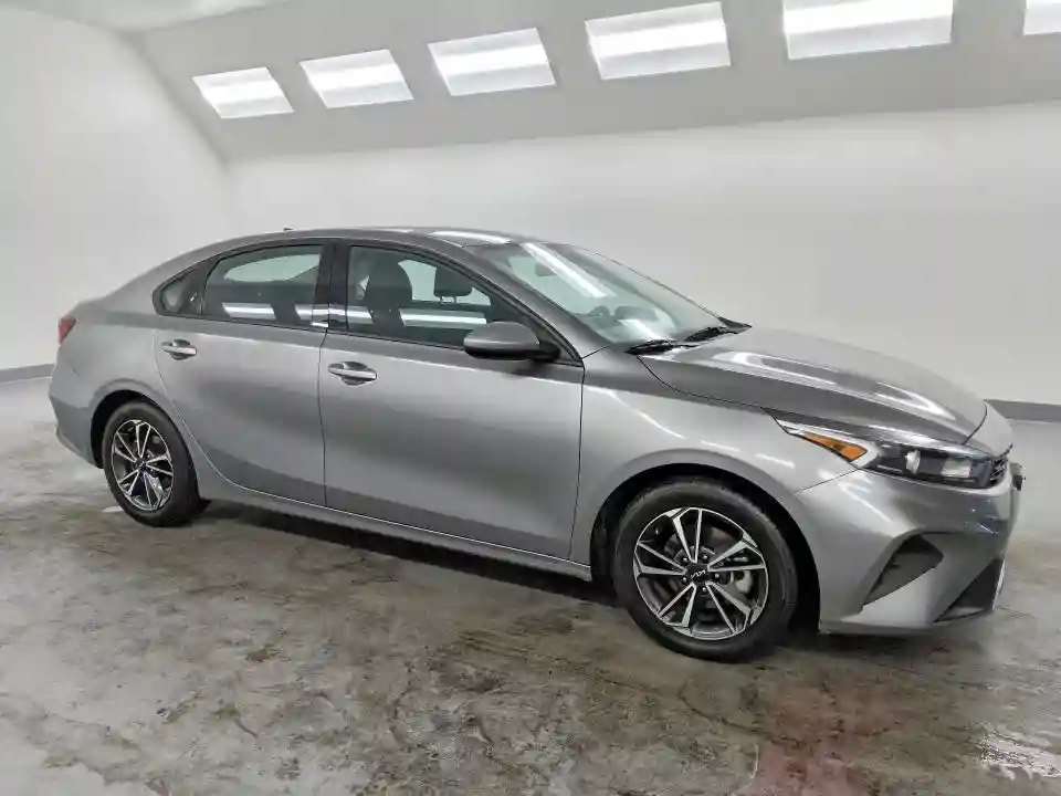 3KPF24AD7NE501513 2022 KIA FORTE-3