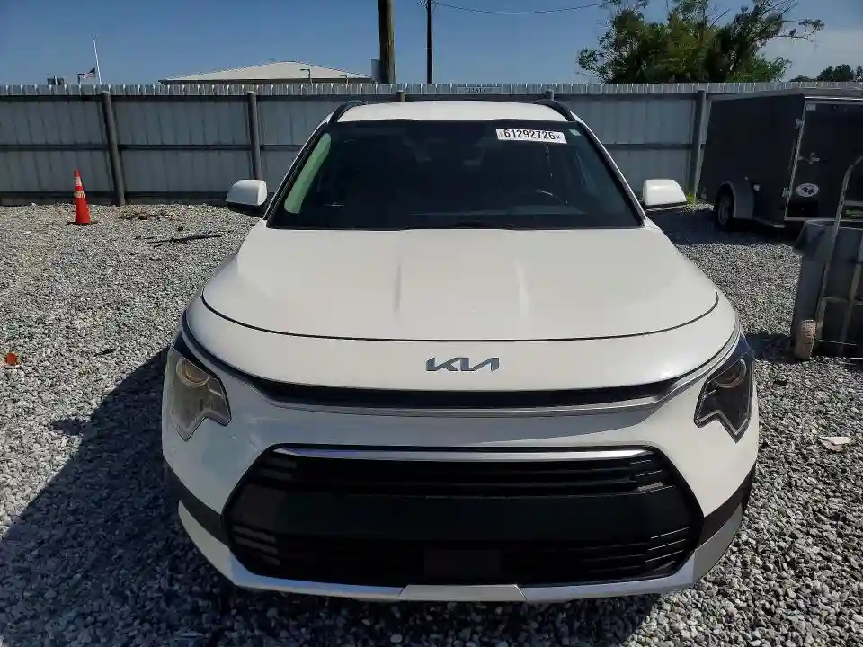 KNDCR3LE0S5213838 2025 KIA NIRO-4