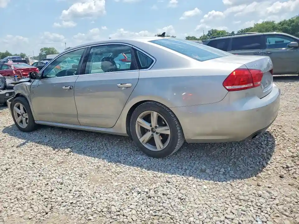 1VWBP7A37DC017076 2013 VOLKSWAGEN PASSAT-1