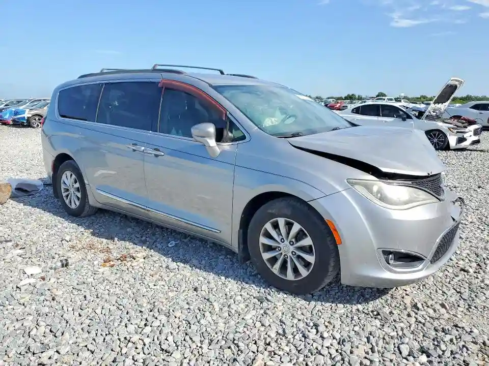 2C4RC1BG6HR553087 2017 CHRYSLER PACIFICA-3