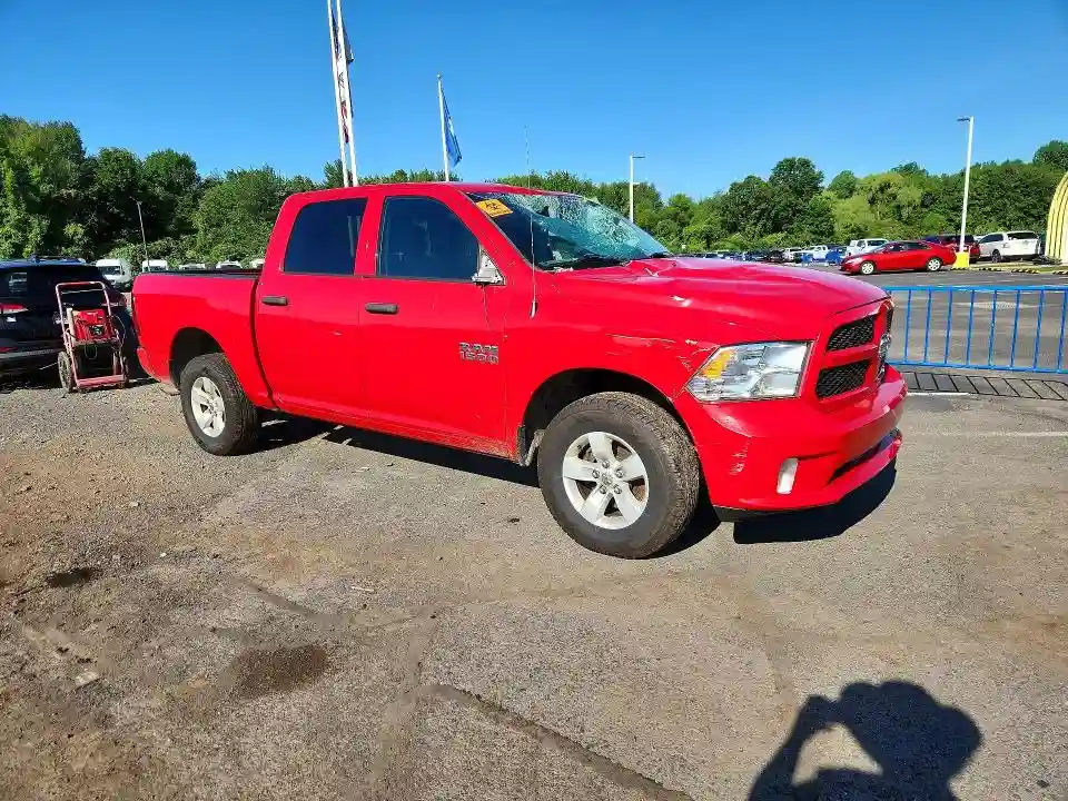1C6RR7KG7JS102490 2018 RAM 1500-3