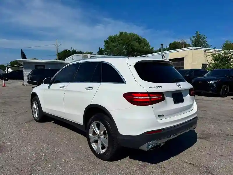 WDC0G4JB8JV016447 2018 MERCEDES-BENZ GLC-CLASS-2