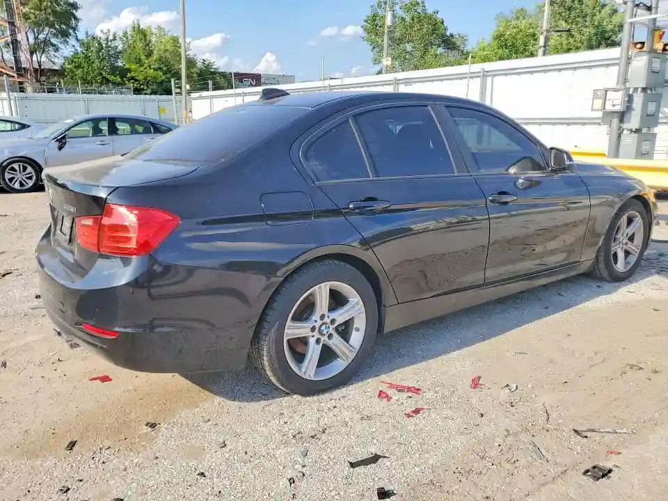 WBA3A5G55DNP24703 2013 BMW 3 SERIES-2