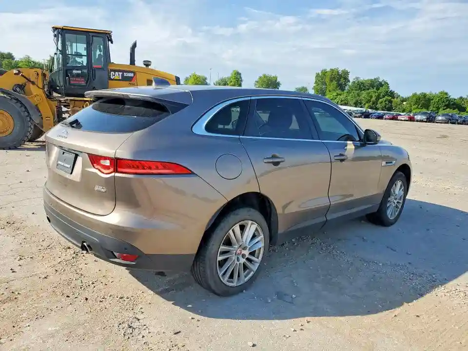 SADCK2BV1HA895844 2017 JAGUAR F-PACE-2