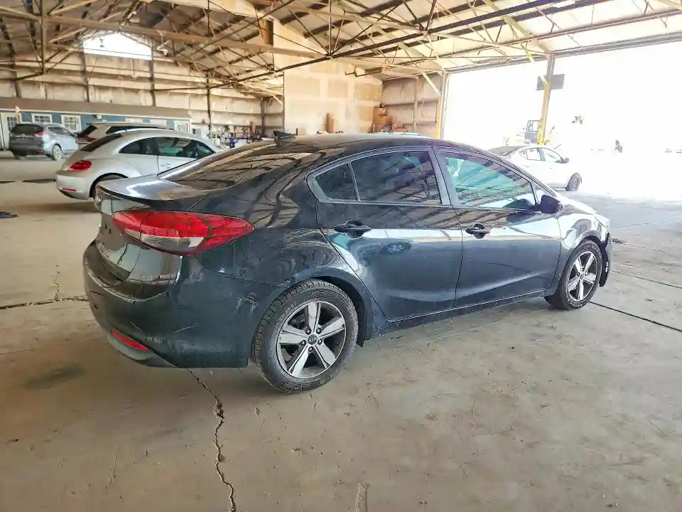3KPFL4A73JE261135 2018 KIA FORTE-2