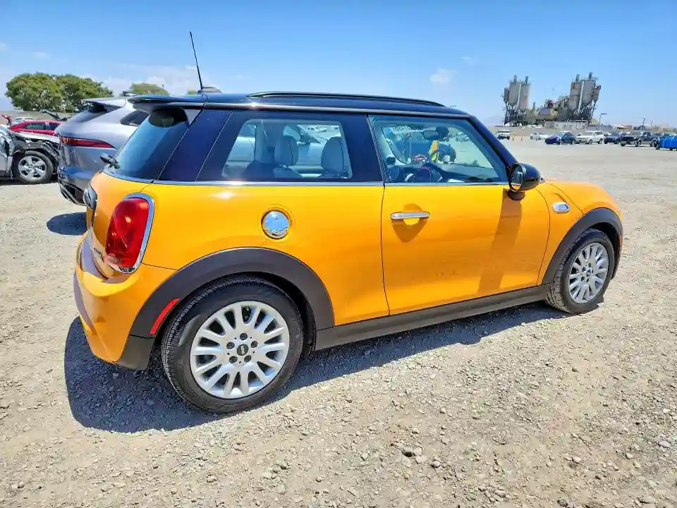WMWXP7C58F2A33934 2015 MINI COOPER-2