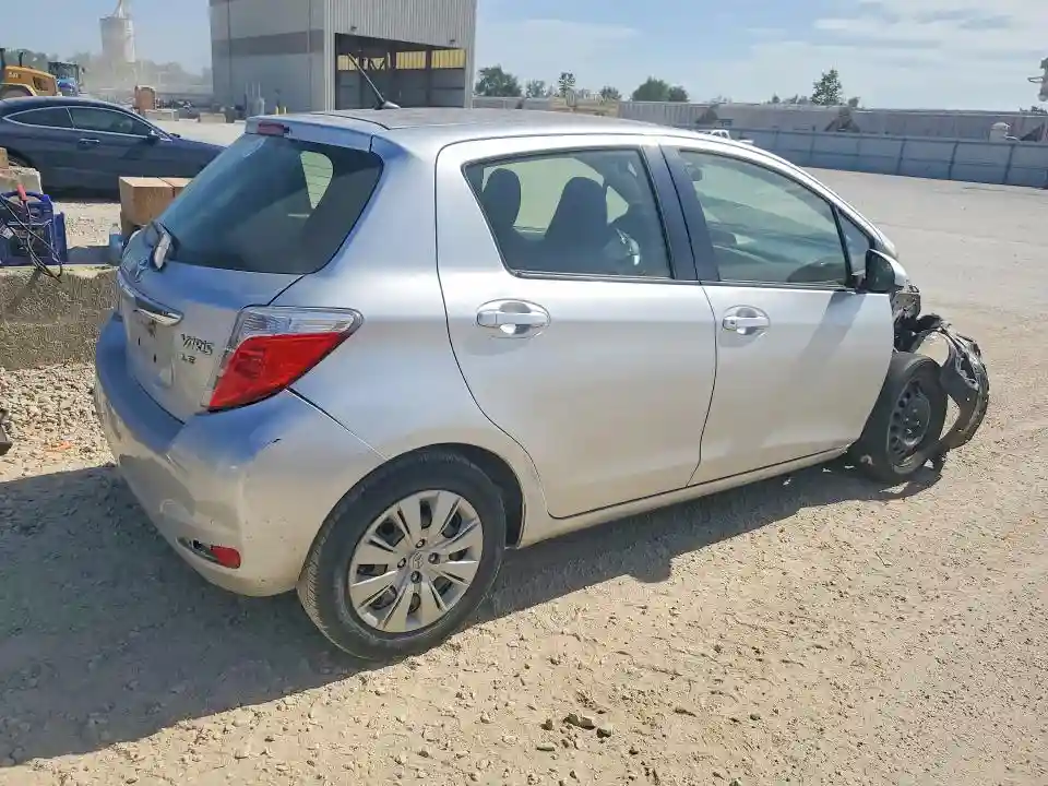 JTDKTUD38CD524196 2012 TOYOTA YARIS-2
