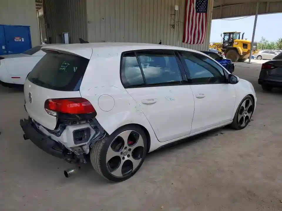 WVWGV7AJ9BW050136 2011 VOLKSWAGEN GTI-2