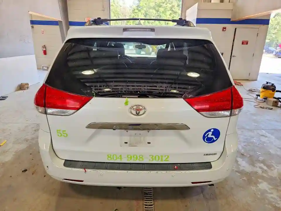 5TDYK3DC7BS112829 2011 TOYOTA SIENNA-5