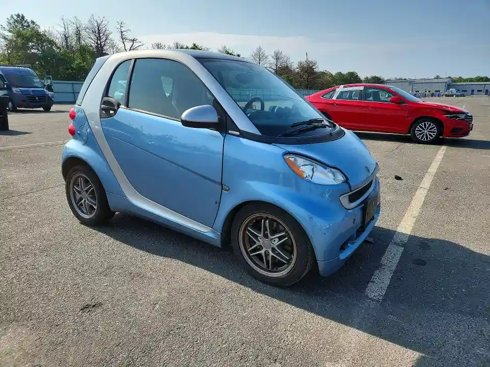 WMEEJ3BA6BK430165 2011 SMART FORTWO-3