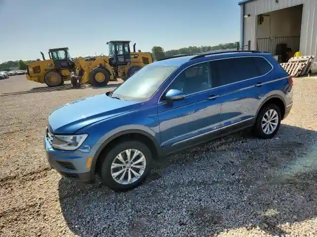 3VV2B7AX8JM167889 2018 VOLKSWAGEN TIGUAN-0
