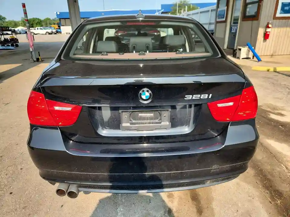 WBAPH7G53BNM55039 2011 BMW 3 SERIES-5