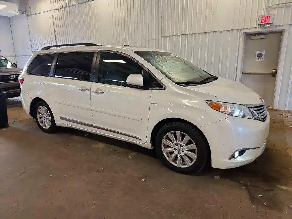 5TDDZ3DC5HS160929 2017 TOYOTA SIENNA-3