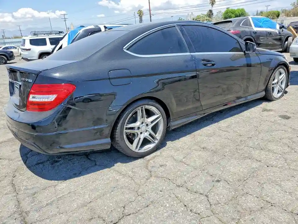 WDDGJ4HB7FG385734 2015 MERCEDES-BENZ C 250-2