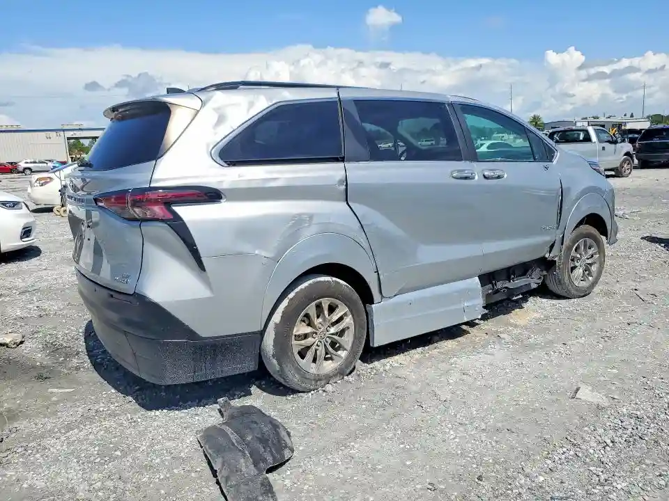 5TDJRKEC3SS267254 2025 TOYOTA SIENNA-2