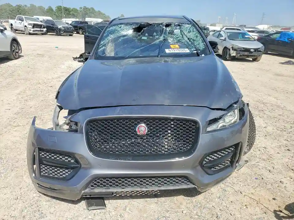 SADCL2BV6HA893357 2017 JAGUAR F-PACE-4
