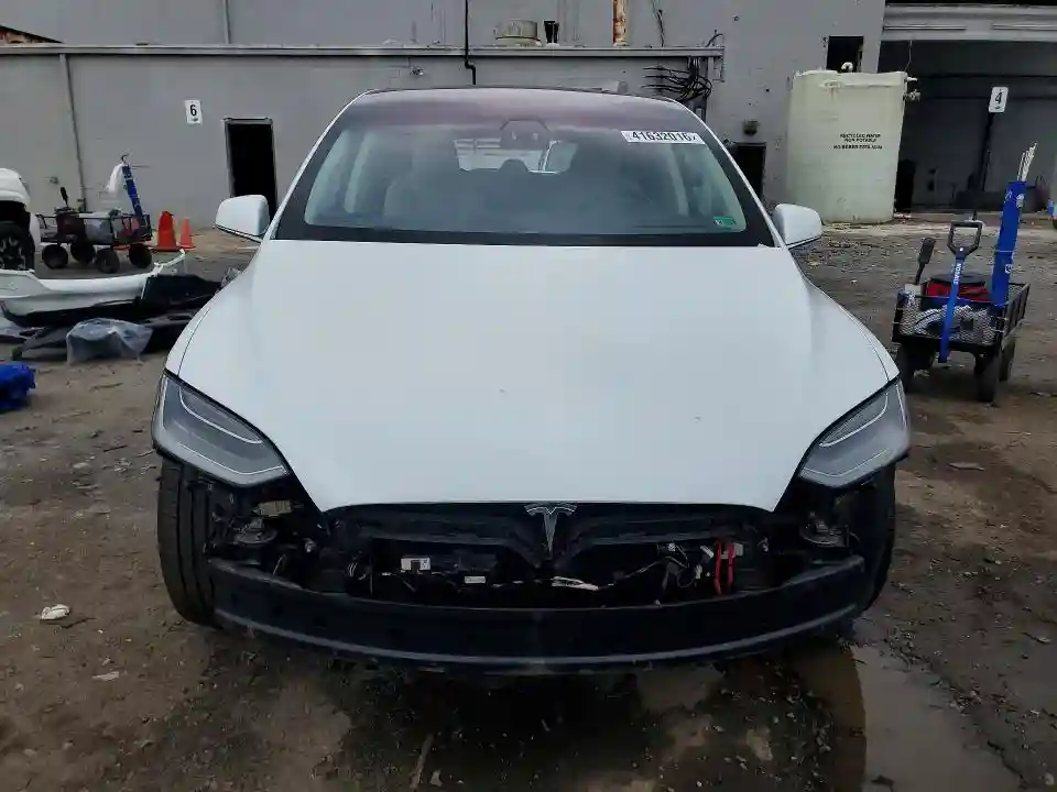5YJXCDE25HF044418 2017 TESLA MODEL X-4