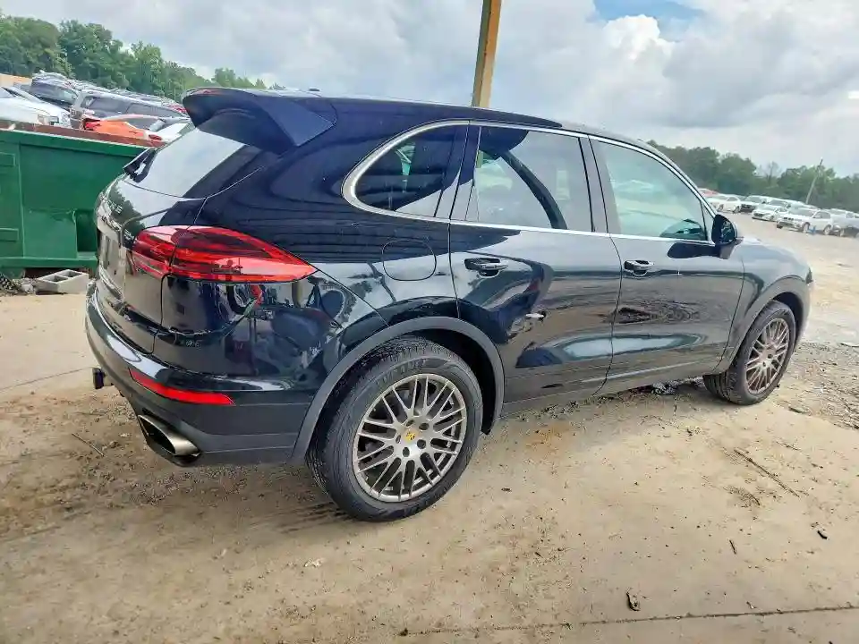 WP1AA2A27GKA37928 2016 PORSCHE CAYENNE-2