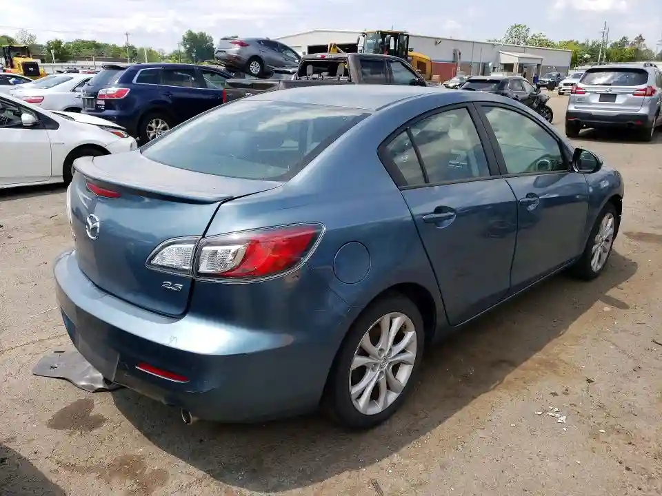 JM1BL1U68B1487482 2011 MAZDA MAZDA3-2