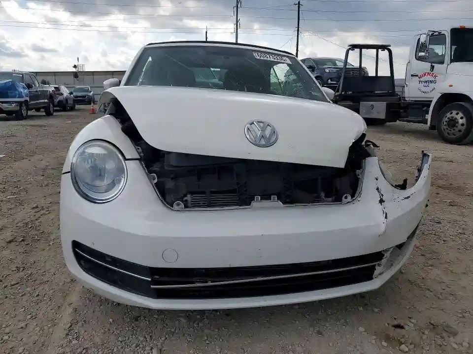 3VW5X7AT2DM816839 2013 VOLKSWAGEN BEETLE-4
