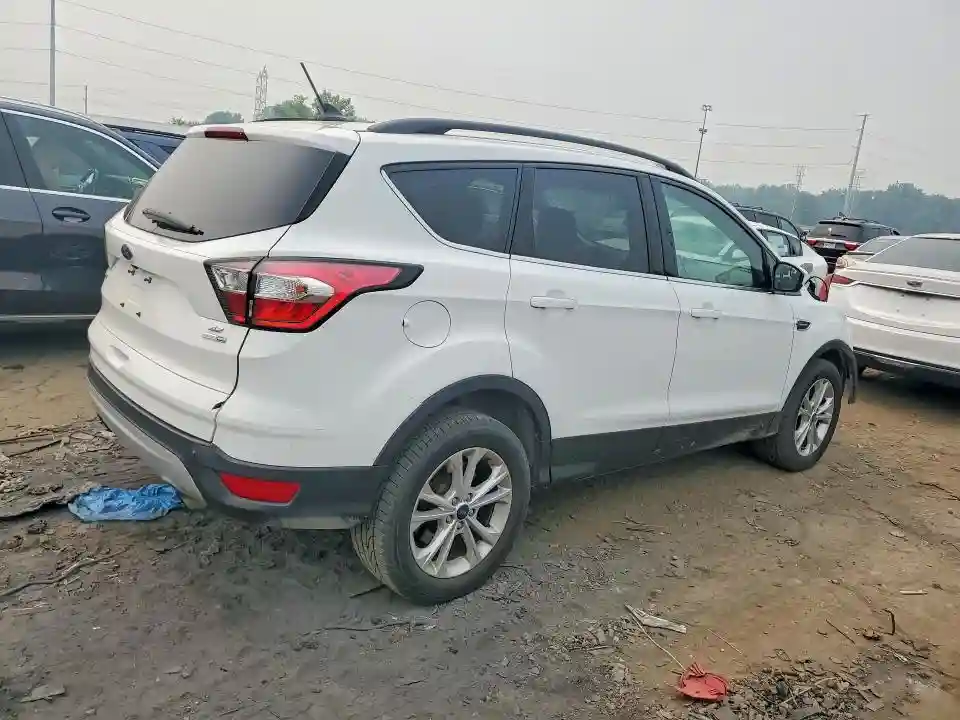 1FMCU9GD2JUB23061 2018 FORD ESCAPE-2