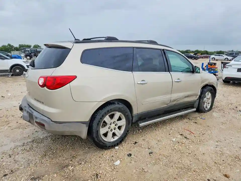 1GNKRGEDXBJ326802 2011 CHEVROLET TRAVERSE-2