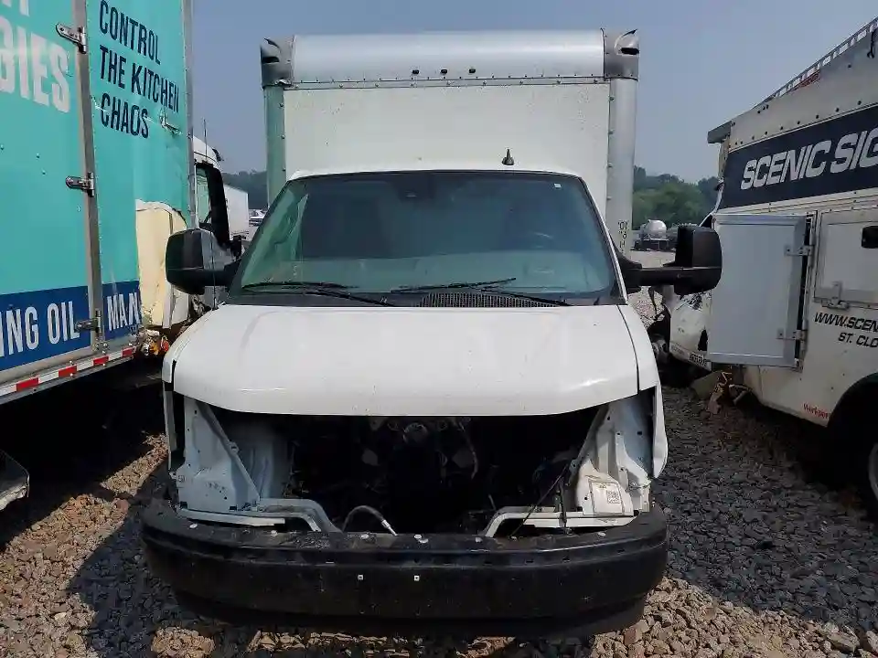 7GZ37TCG8LN008635 2020 GMC SAVANA-4