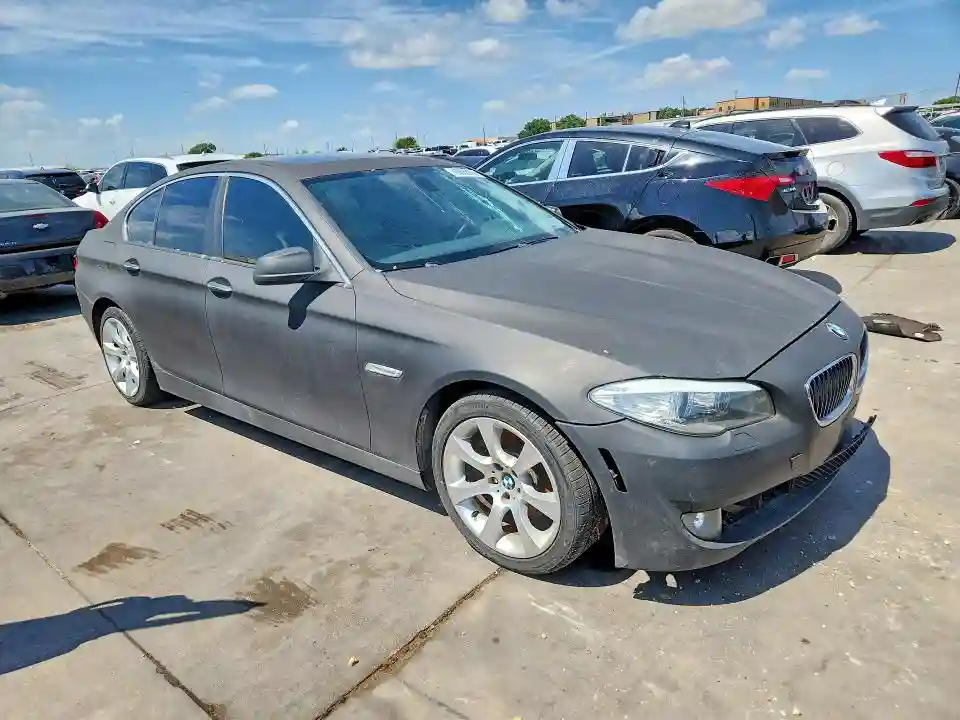 WBAFR1C53BC741352 2011 BMW 5 SERIES-3