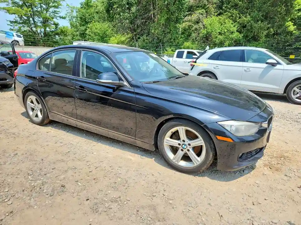 WBA3B3C53DF541026 2013 BMW 3 SERIES-3
