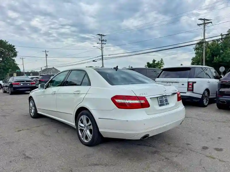 WDDHF8HB7BA349889 2011 MERCEDES-BENZ E-CLASS-2
