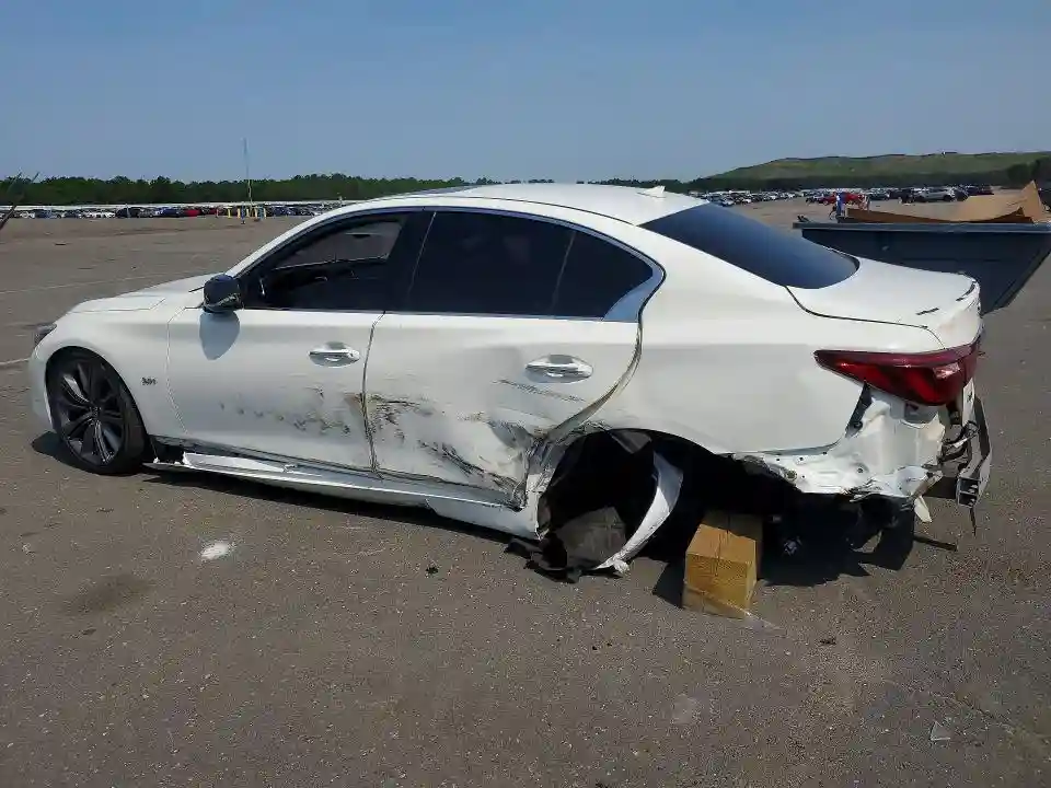 JN1EV7AR7JM441621 2018 INFINITI Q50-1