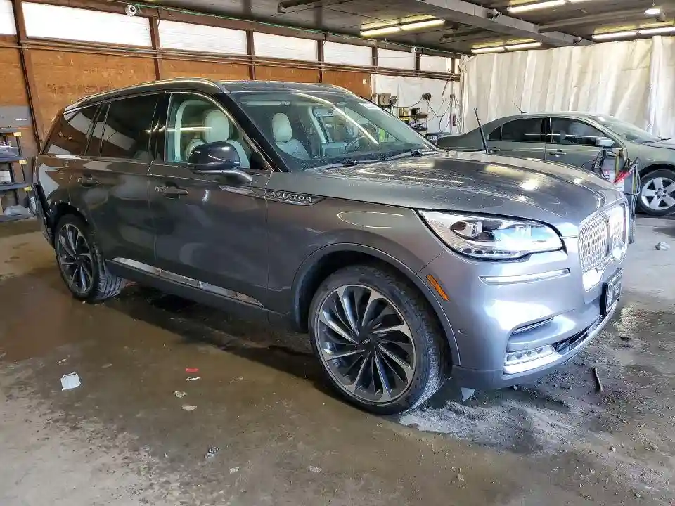 5LM5J7XC2MGL10121 2021 LINCOLN AVIATOR-3